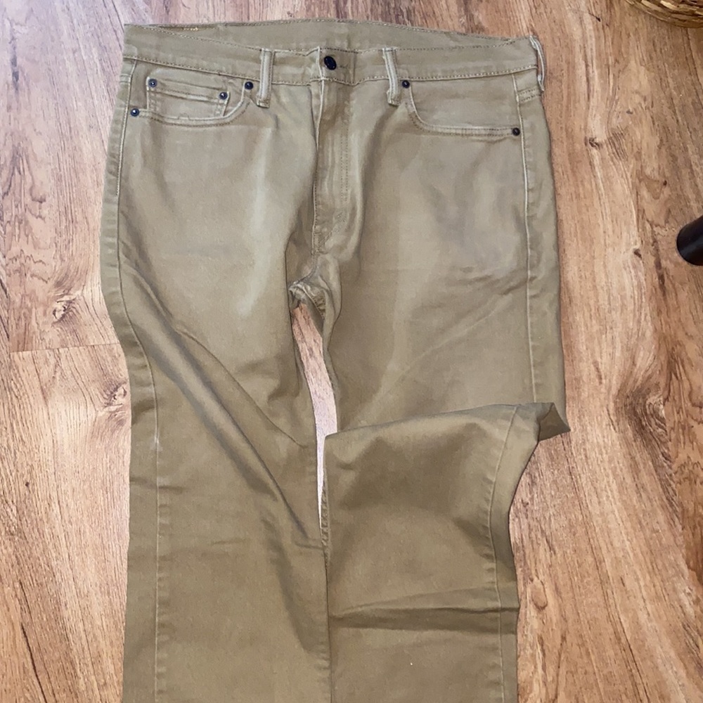 Levi’s - Picture 2 of 3